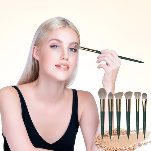 LULUCOLORS 18pc Tail Wood Makeup Brush Set (green)